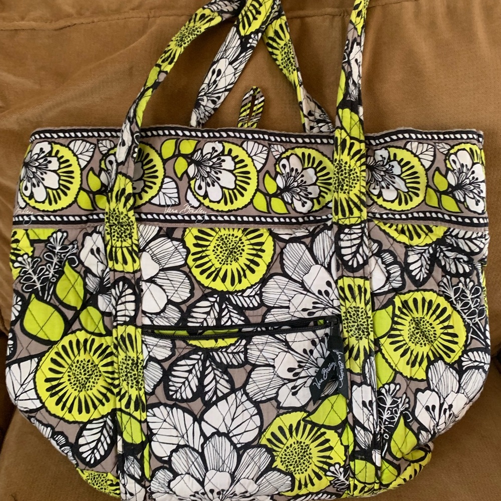 Good used condition Vera Bradley shoulder bag - Picture 6 of 11